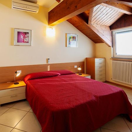 Appartamento Residenza IL CASTELLO Sondrio Esterno foto