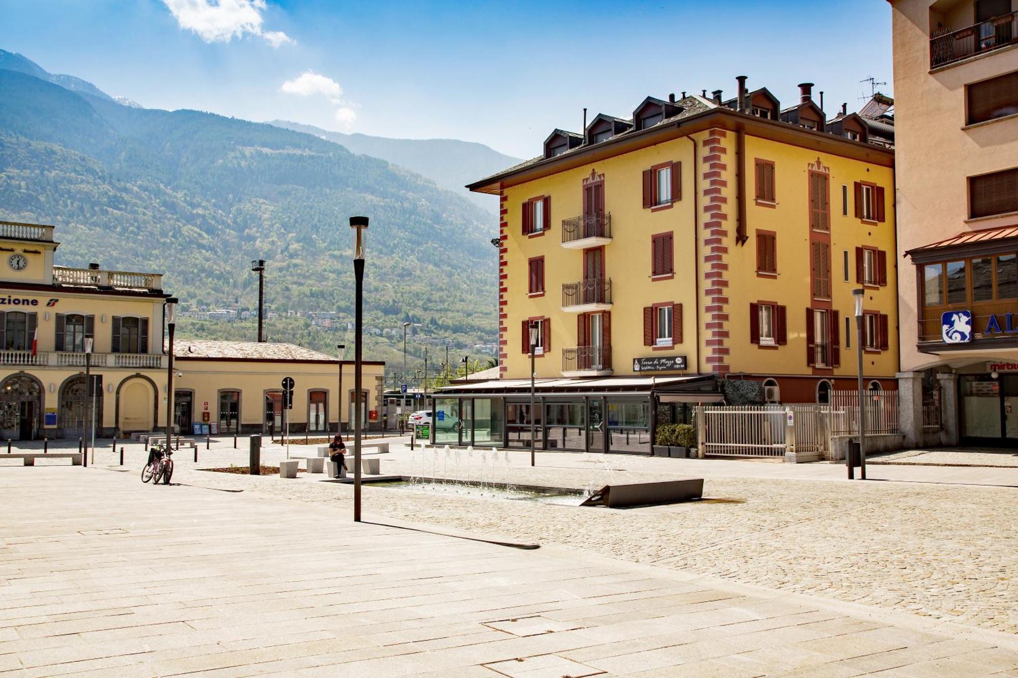 Appartamento Residenza IL CASTELLO Sondrio Esterno foto